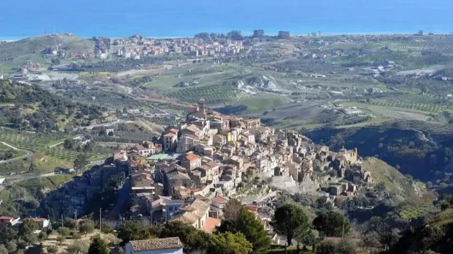 images Lettera a Tito, forse Badolato sarà il primo Comune in Italia a dedicare strade urbane alla Prima Italia e a Re Italo