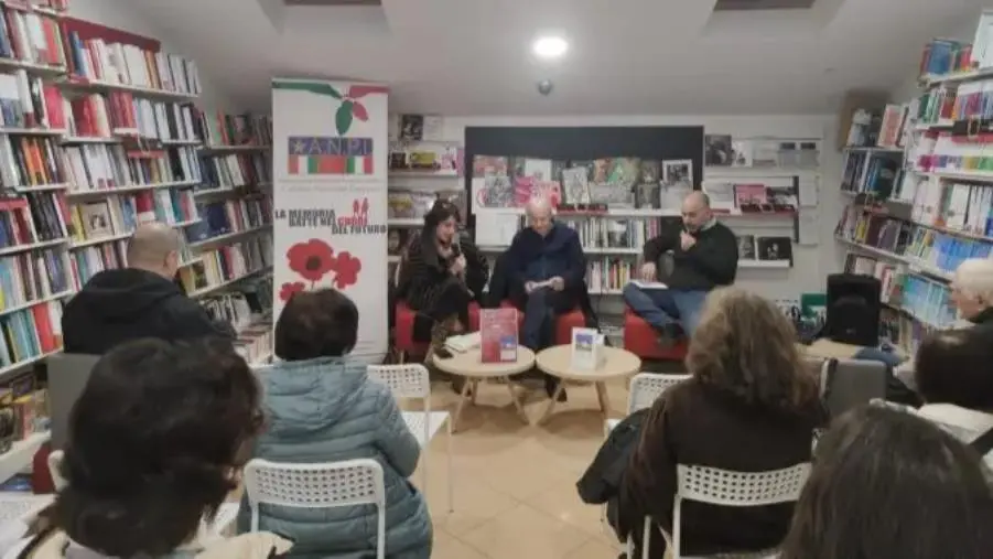 images "Il dono e la città", presentato a Catanzaro il libro di Don Giacomo Panizza