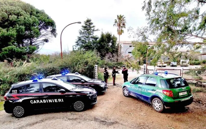 images Demoliva auto in un'area demaniale: deferito 57enne a Lamezia