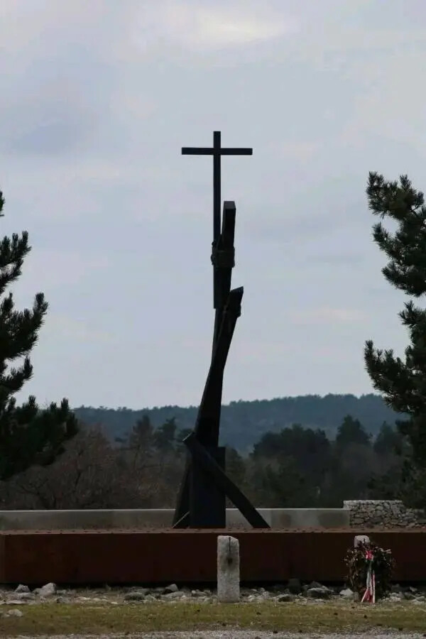 Foibe, Taverniti: “Per non dimenticare” images Foibe, Taverniti: “Per non dimenticare”