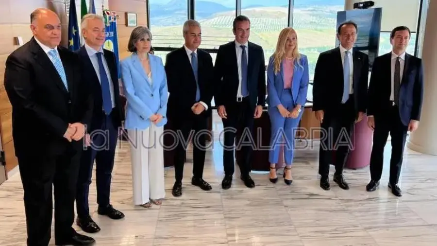 La nuova fase della Giunta Regionale: oggi la prima riunione dopo il rimpasto di Occhiuto
images La nuova fase della Giunta Regionale: oggi la prima riunione dopo il rimpasto di Occhiuto