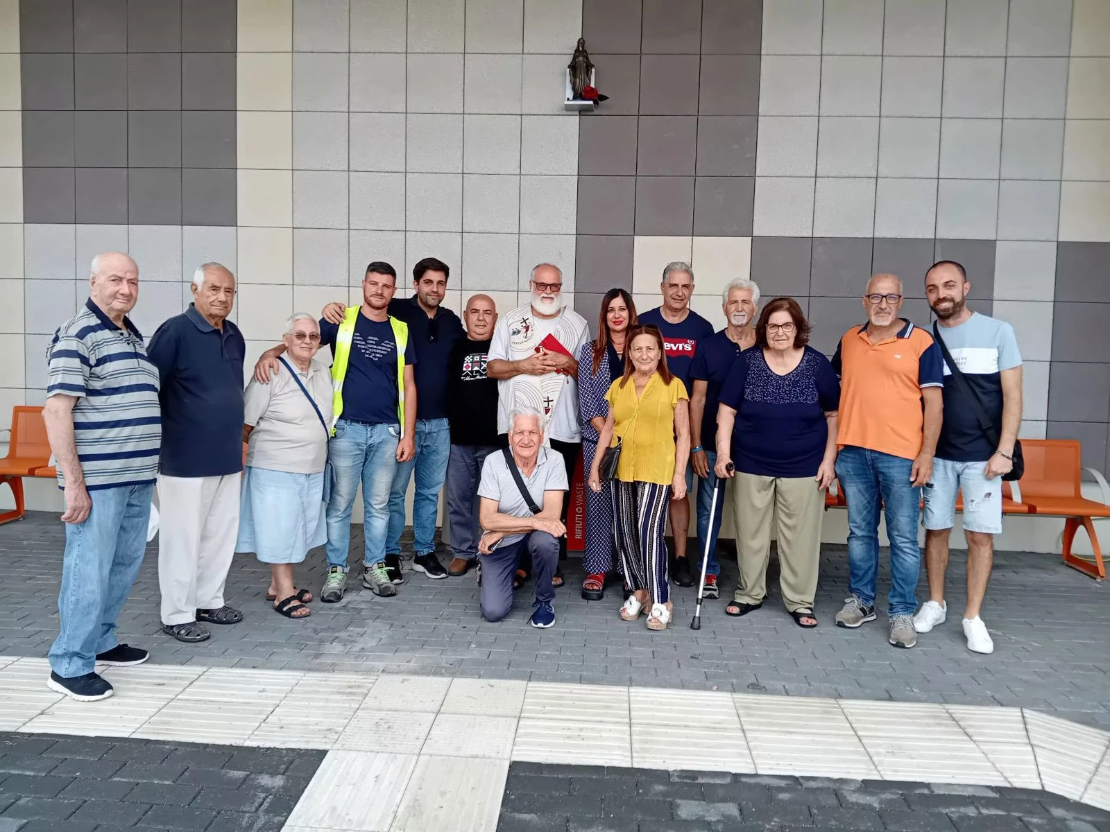 Inaugurata la statua della Madonna alla fermata “Santa Maria” Iemma e Barberio: "Un segno di comunità"