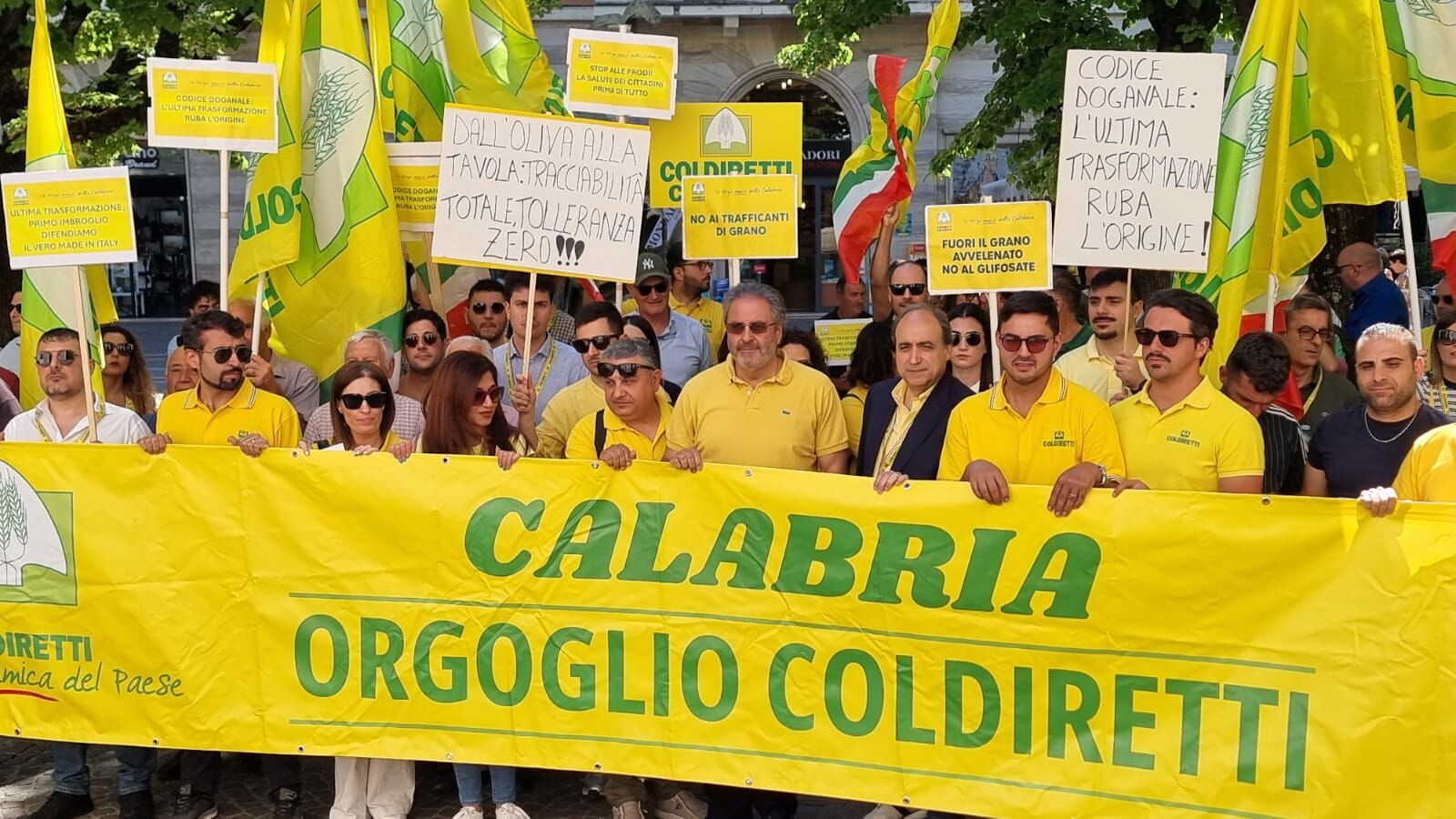 Prezzi di extravergine d’oliva e grano: Coldiretti in piazza a Cosenza images Prezzi di extravergine d’oliva e grano: Coldiretti in piazza a Cosenza