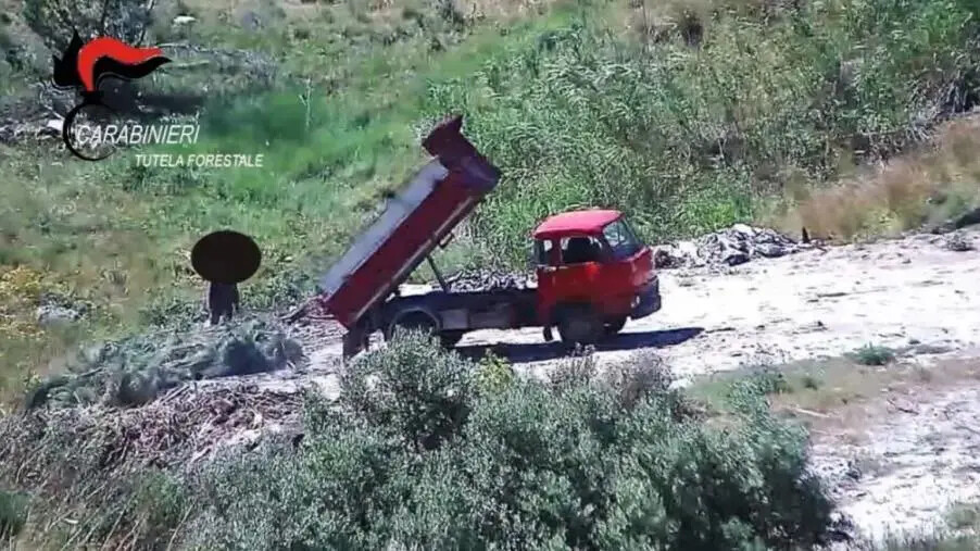 images Smaltimento illecito dei rifiuti, a Reggio Calabria emesse 5 misure cautelari