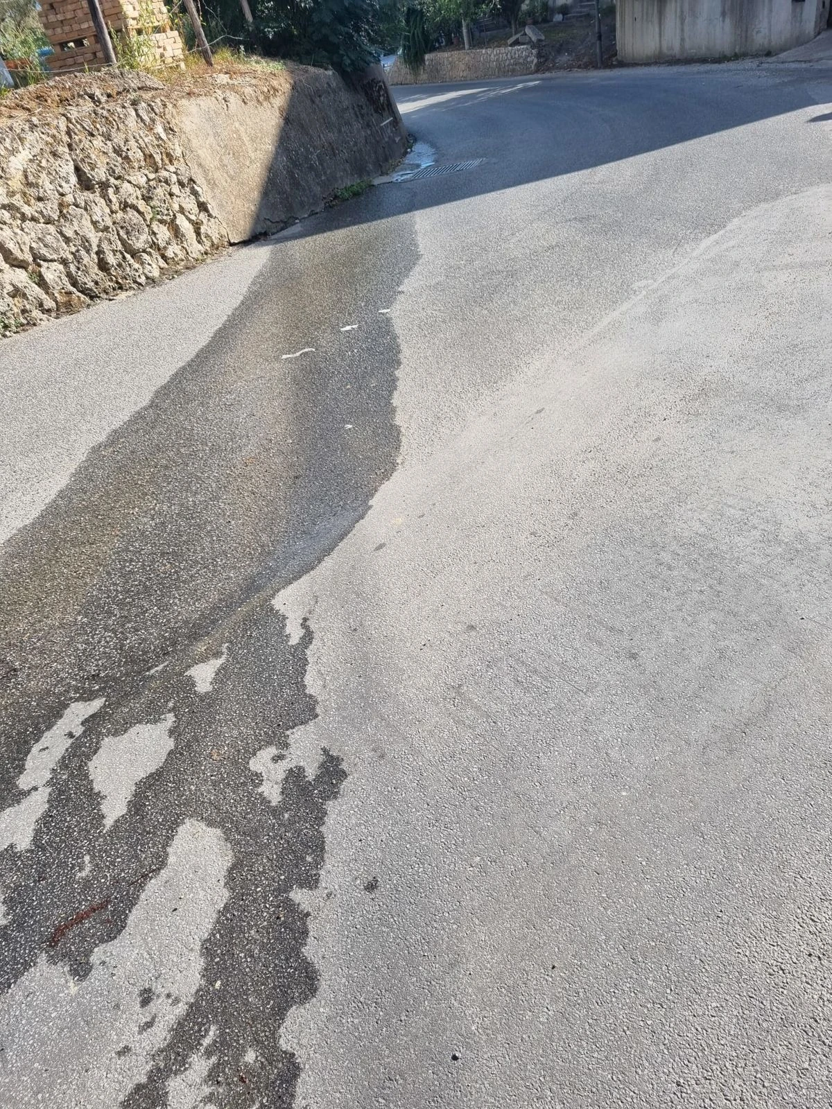 Perdita di fogna in località Calimera a San Calogero: un cittadino scrive al sindaco