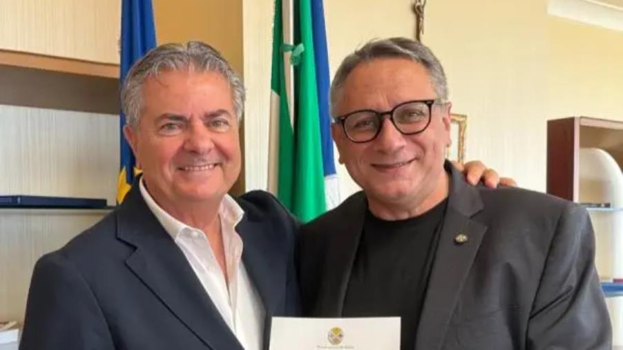 images Minori, Marziale consegna la Relazione annuale 2025 a Mancuso: "Gestiti oltre mille interventi"