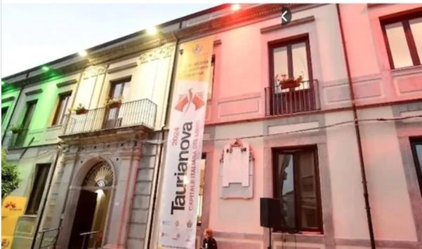 Taurianova, nella biblioteca comunale uno speciale scaffale della "Prima Italia"