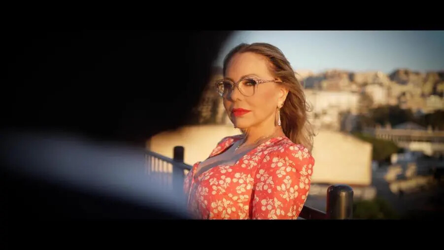 Online il nuovo brano del cantautore sidernese Marco De Leo: nel videoclip la special guest è Ornella Muti images Online il nuovo brano del cantautore sidernese Marco De Leo: nel videoclip la special guest è Ornella Muti