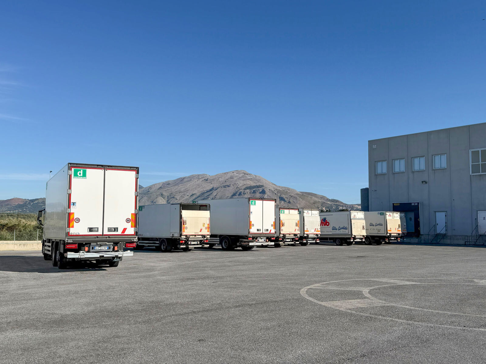 images De Caprio (FI): "Camion dell'azienda di famiglia fermi nel piazzale, diffuse fake news per destabilizzare protesta"