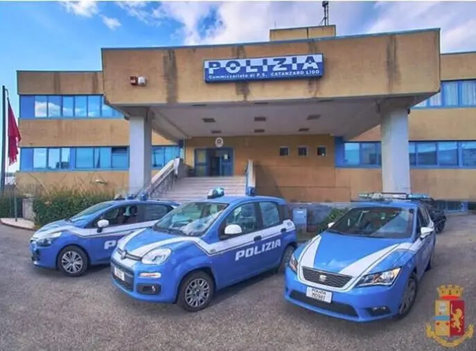 images Catanzaro, atti persecutori contro il vicino: ai domiciliari il padre e due figli