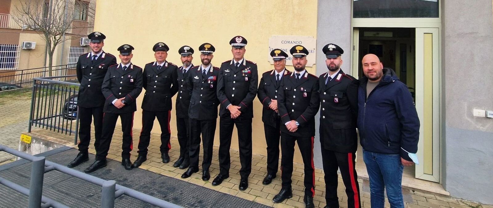 Il Generale Pellegrino in visita alla Stazione Carabinieri di Borgia per gli auguri di Pasqua images Il Generale Pellegrino in visita alla Stazione Carabinieri di Borgia per gli auguri di Pasqua
