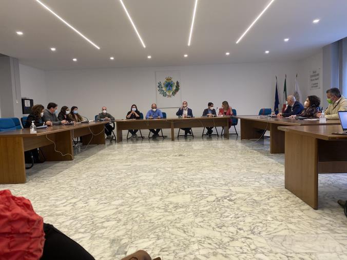 images Soverato è Simonluca: il Consiglio comunale al fianco del bimbo a cui è negato il diritto ad un terapeuta 