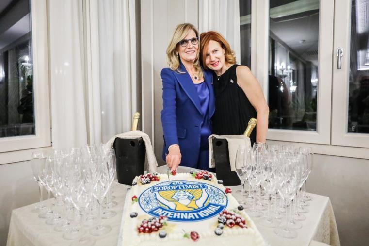 Elisabetta Vigilante è la nuova presidente del Saroptimist Club di Catanzaro. Succede ad Adele Manno images Elisabetta Vigilante è la nuova presidente del Saroptimist Club di Catanzaro. Succede ad Adele Manno