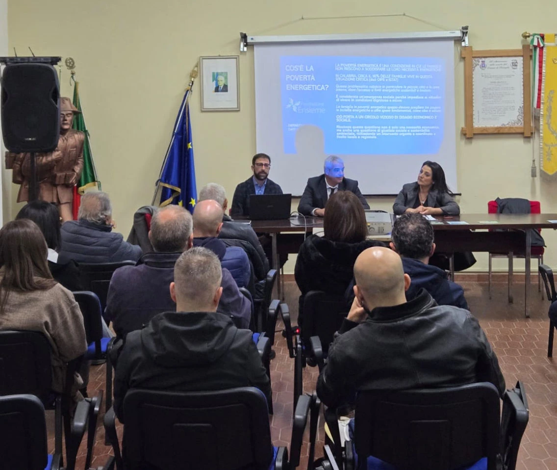Pianopoli e il "Progetto sole" insieme contro la povertà energetica 