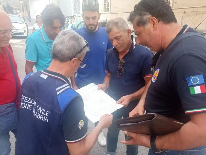 Sciame sismico a Campi Flegrei, a supporto anche i tecnici della Protezione Civile Calabria images Sciame sismico a Campi Flegrei, a supporto anche i tecnici della Protezione Civile Calabria