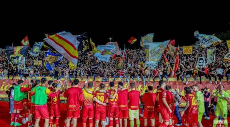 Il Catanzaro tornato sulla terra è alla ricerca di un nuovo allenatore images Il Catanzaro tornato sulla terra è alla ricerca di un nuovo allenatore