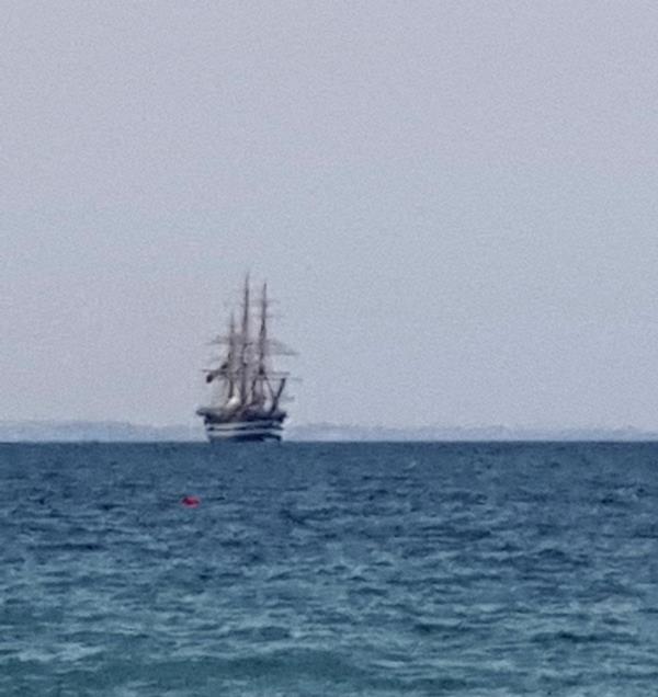 images Alla scoperta dell’Amerigo Vespucci: Sellia Marina saluta la nave della Marina Militare