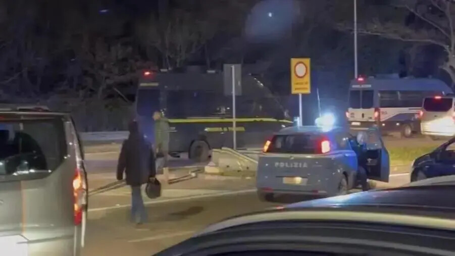 Derby Cosenza-Catanzaro, il gip: "Misure cautelari necessarie, potrebbero reiterare le violenze" images Derby Cosenza-Catanzaro, il gip: "Misure cautelari necessarie, potrebbero reiterare le violenze"