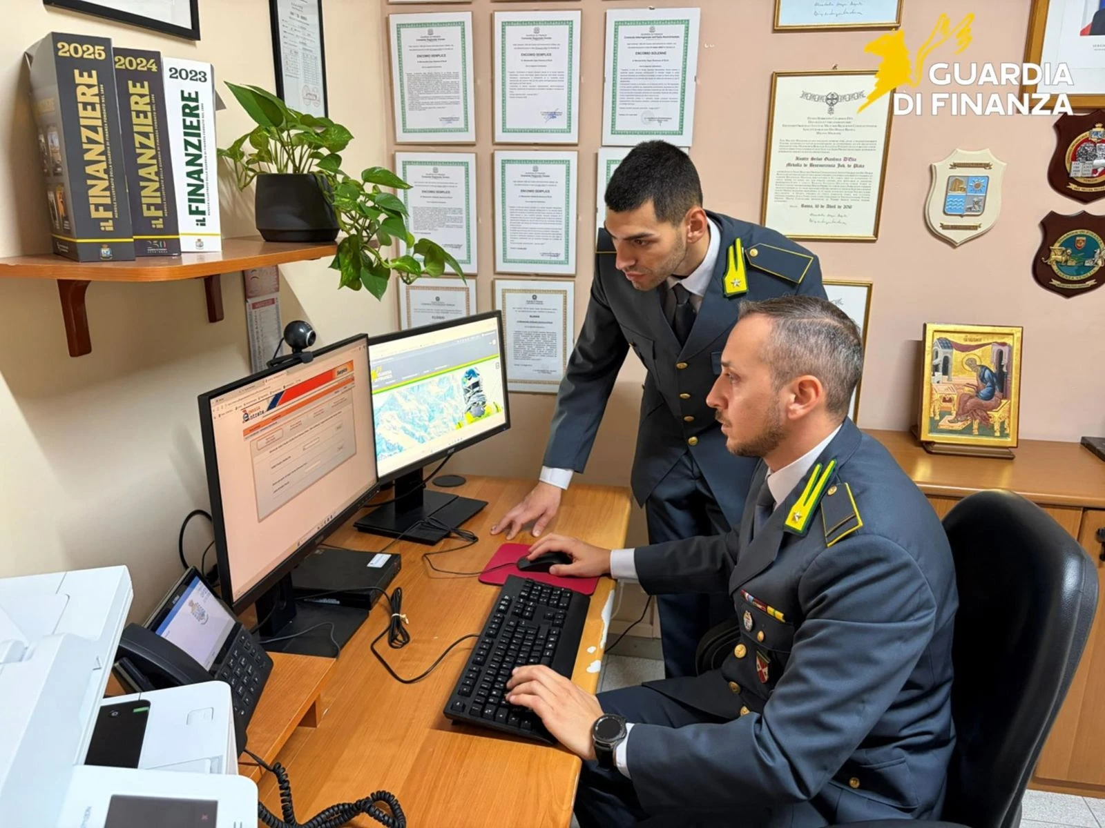 Mandati fittizi per dirottare i soldi di un comune nel Cosentino: sequestrati beni per 1,2 milioni