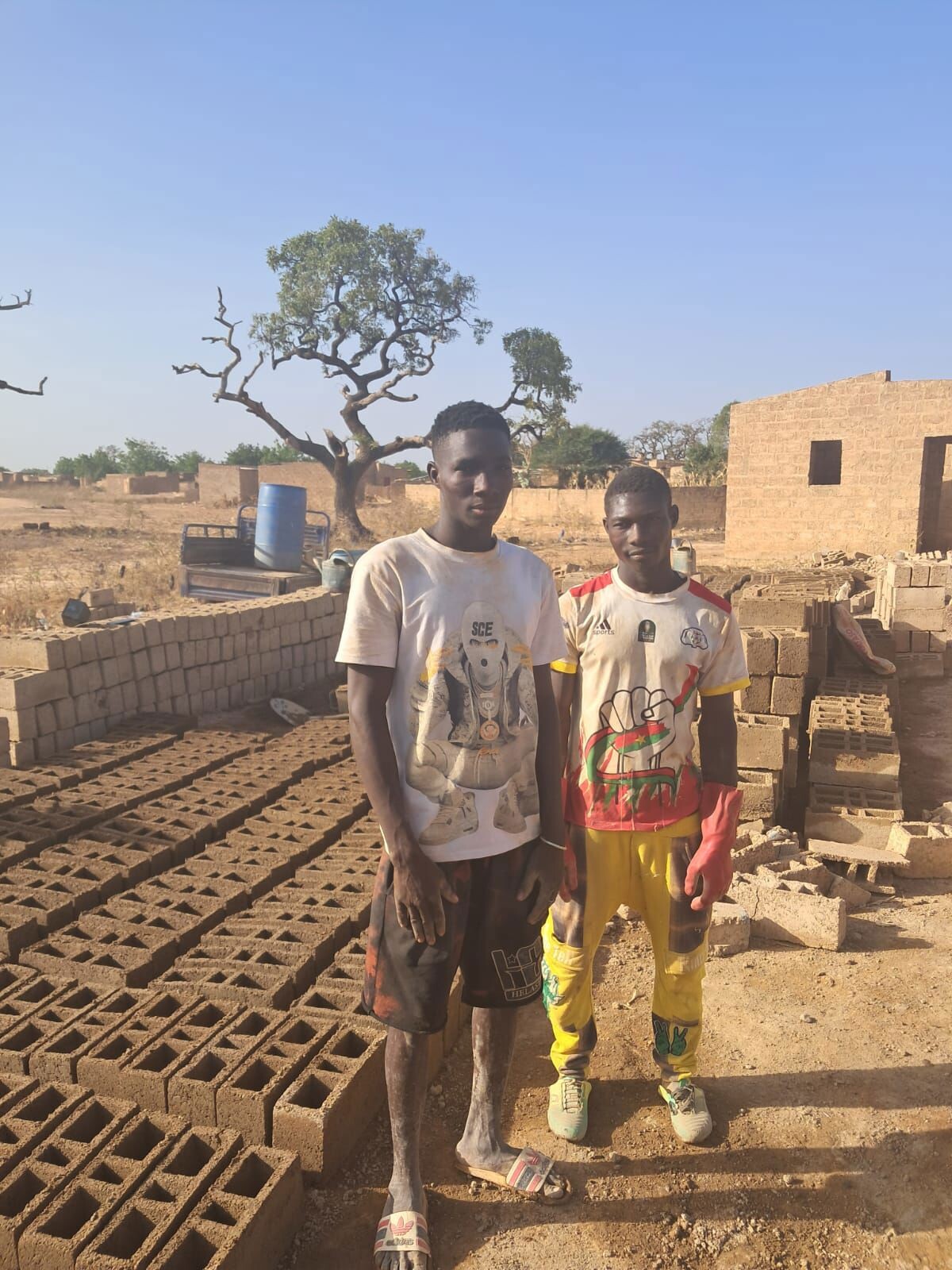 images Il sindaco di Simeri Crichi Zicchinella: “Racconti dal Burkina Faso, i blocchetti del solleone"