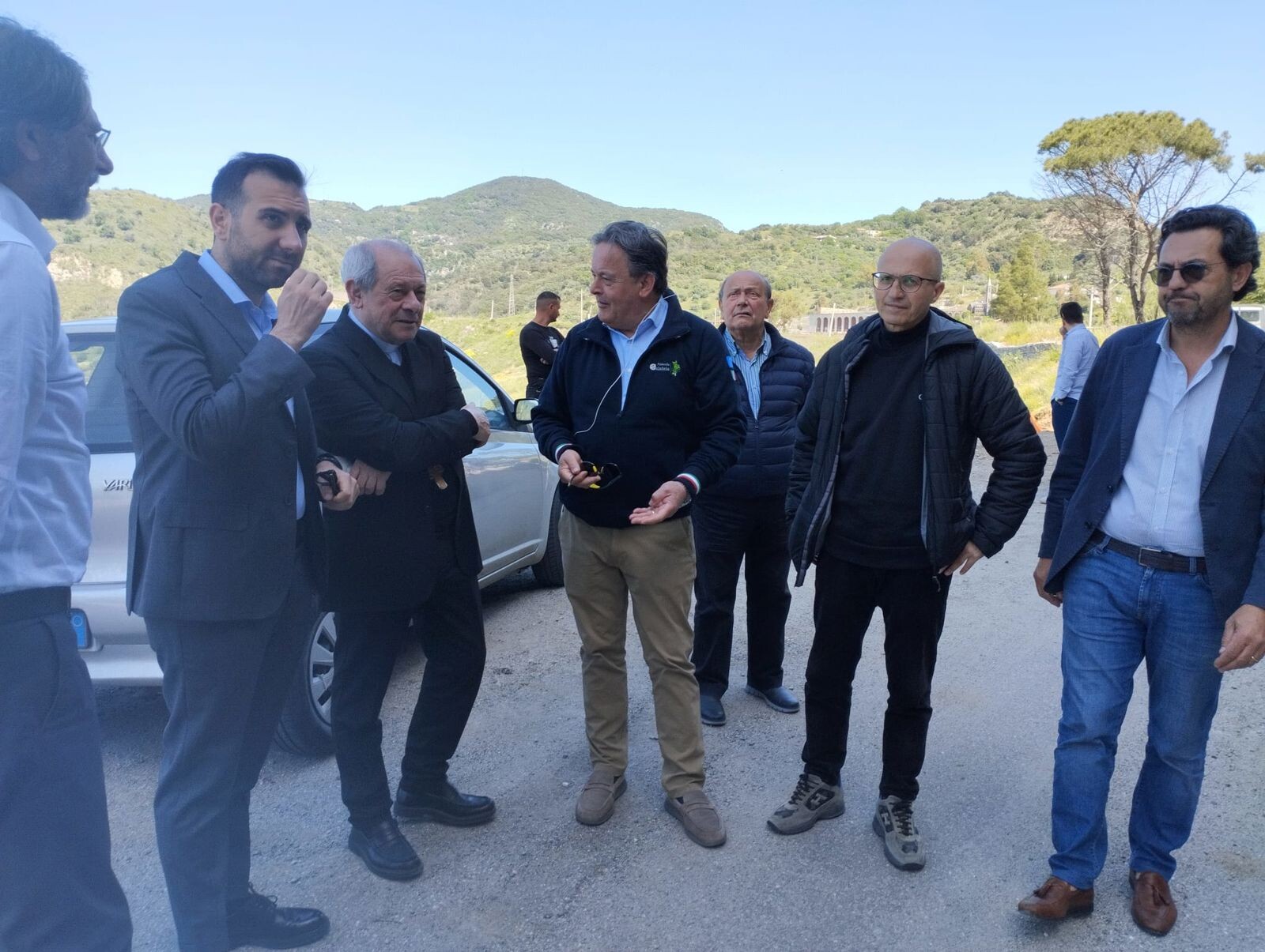 images Calabria verde in azione per ripristinare  la Strada del Santuario della Vergine dello Scoglio 
