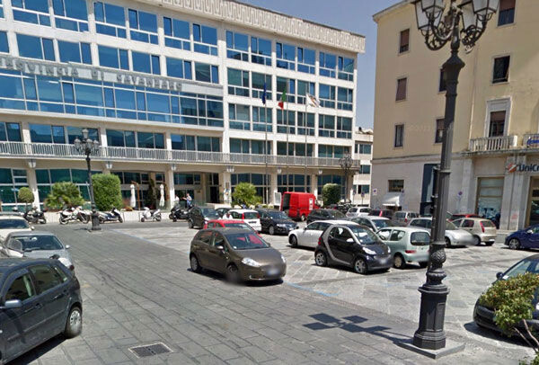 Mercati tematici in Piazza Prefettura, al via domenica con gli hobbisti: pubblicato avviso sezione antiquariato e vintage images Mercati tematici in Piazza Prefettura, al via domenica con gli hobbisti: pubblicato avviso sezione antiquariato e vintage