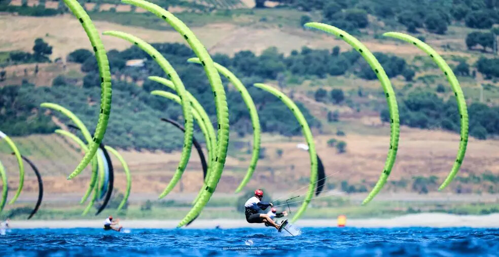 Il kitefoil torna a Gizzeria con due grandi competizioni (IL PROGRAMMA) images Il kitefoil torna a Gizzeria con due grandi competizioni (IL PROGRAMMA)