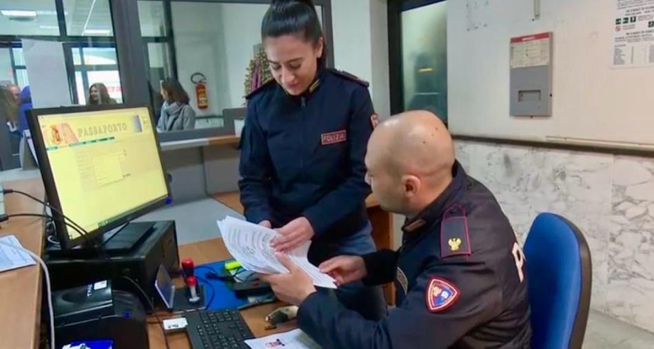 Ufficio Passaporti della Questura di Reggio: nuovi orari durante il periodo natalizio images Ufficio Passaporti della Questura di Reggio: nuovi orari durante il periodo natalizio