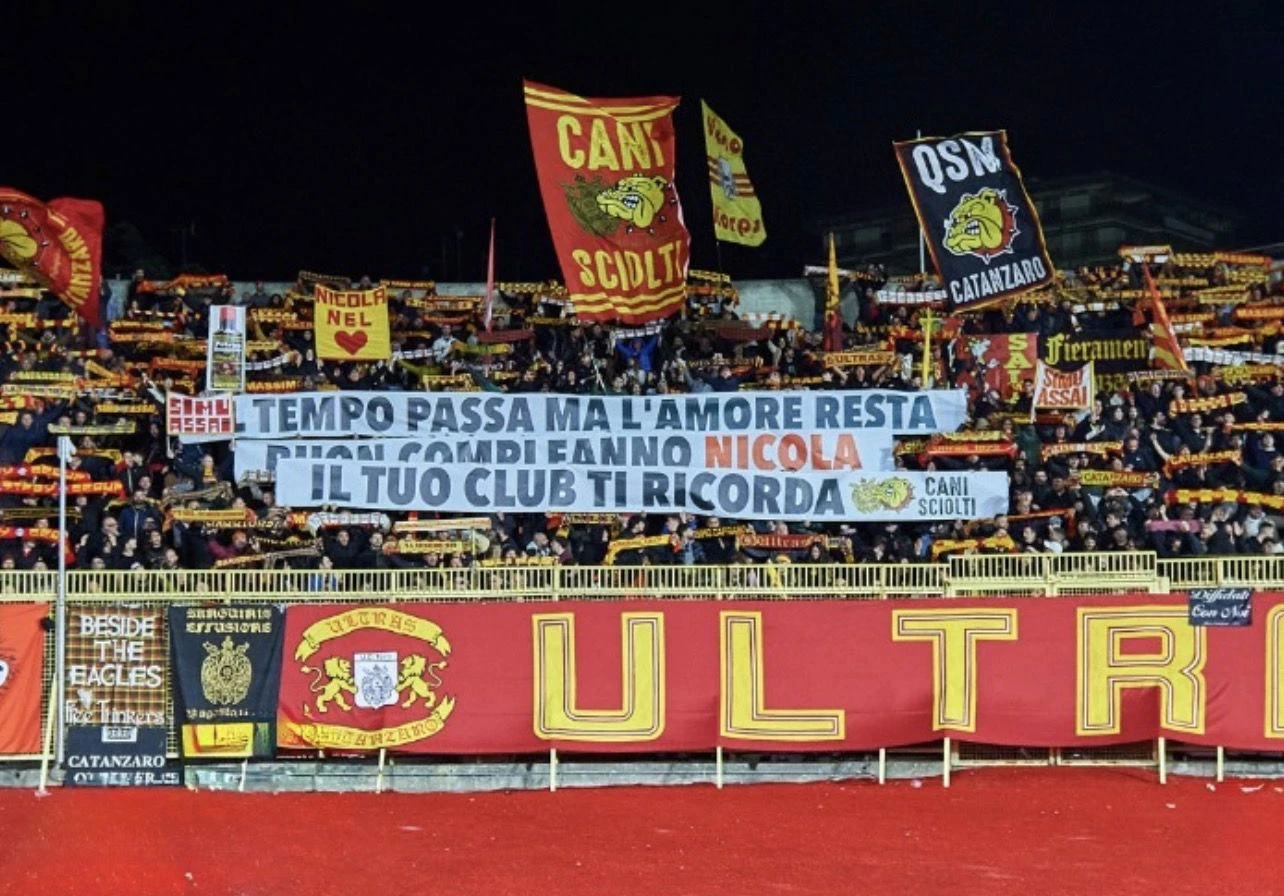 Pranzo di Natale per il Gruppo “Cani Sciolti”: “120 cuori uniti per il Catanzaro, tra passione, ricordi ed entusiasmo”