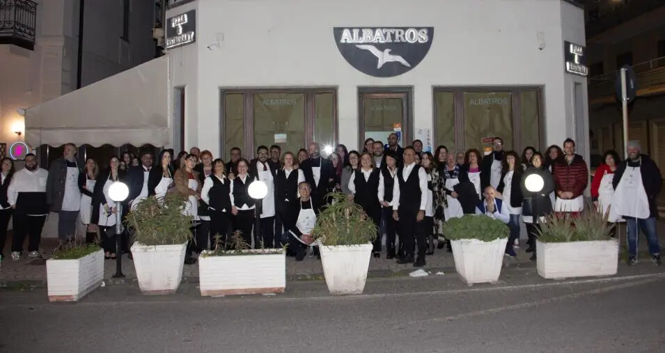 Catanzaro, alla "Cena al buio" condivisione e convivialità per un'esperienza unica e speciale images Catanzaro, alla "Cena al buio" condivisione e convivialità per un'esperienza unica e speciale