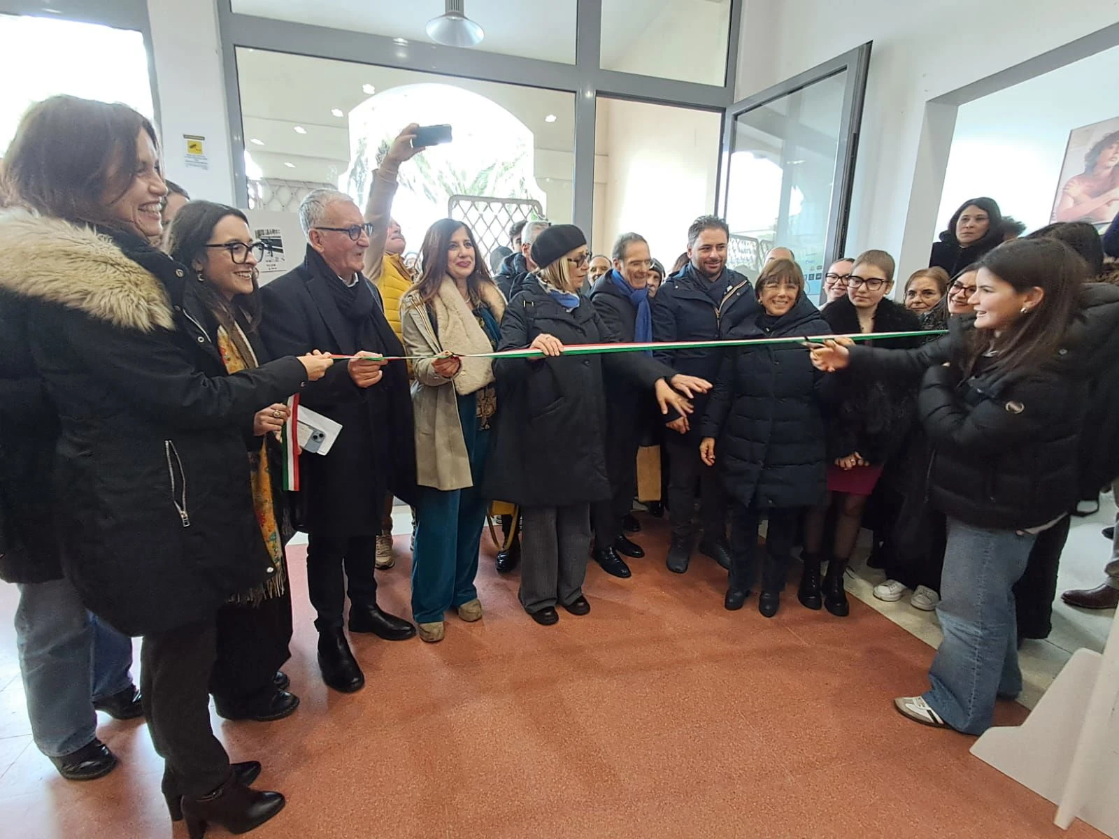 Catanzaro, inaugurata la mostra “Storie di stra-ordinarianormalità”: quando la bellezza diventa forza nella cura