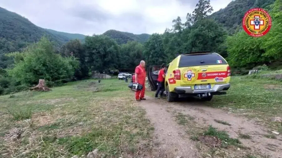 Auto in un burrone a Longobucco: ritrovato senza vita il corpo del conducente images Auto in un burrone a Longobucco: ritrovato senza vita il corpo del conducente