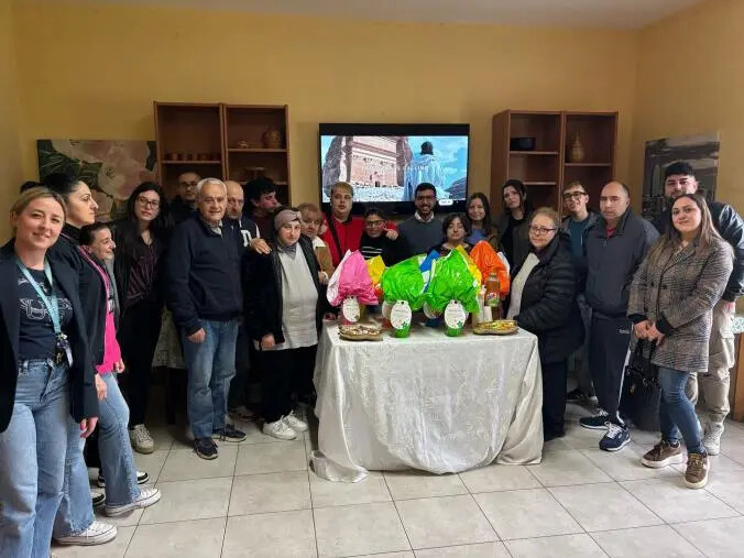 images Un gesto di solidarietà illumina la Pasqua: il Rotaract Club Cropani dona le Uova alle Comunità Alloggio S. Rita e S. Giuseppe
