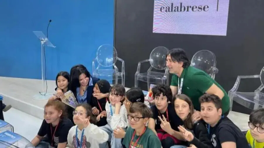 images Salone del libro a Torino, Princi inaugura lo stand della Calabria 