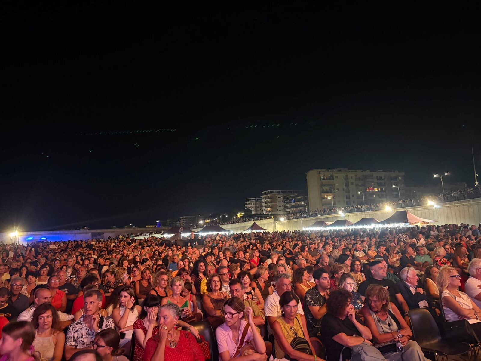 images EstArte 2026 a Catanzaro, grande partecipazione per il concerto di Ivana Spagna