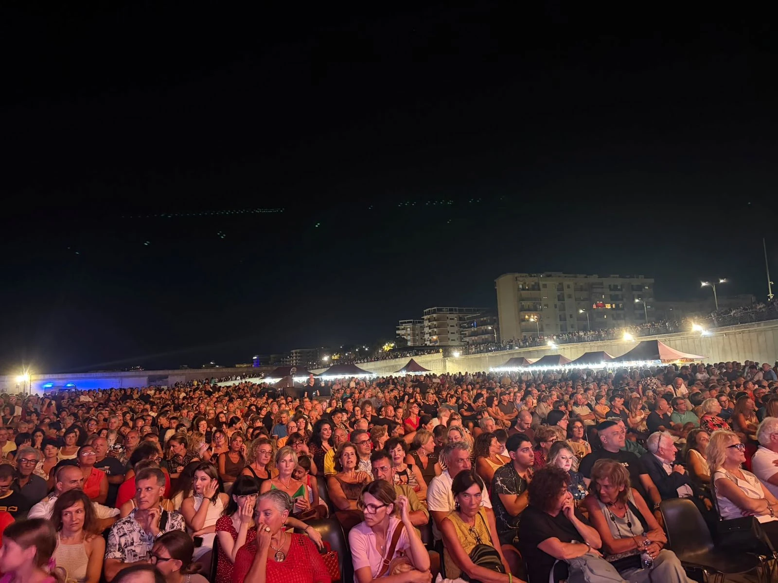 EstArte 2026 a Catanzaro, grande partecipazione per il concerto di Ivana Spagna