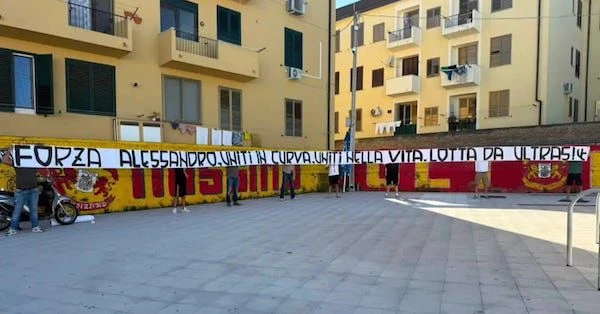 9e76584a-617f-4f7d-8e7e-83b77a56bfb1_striscione-per-alessandro-lanzo.webp 9e76584a-617f-4f7d-8e7e-83b77a56bfb1_striscione-per-alessandro-lanzo.webp