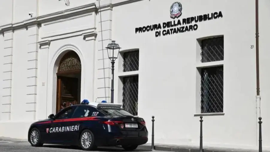 images Clan dei Gaglianesi, ai domiciliari l'indagato coinvolto nelle estorsioni al broker Masciari