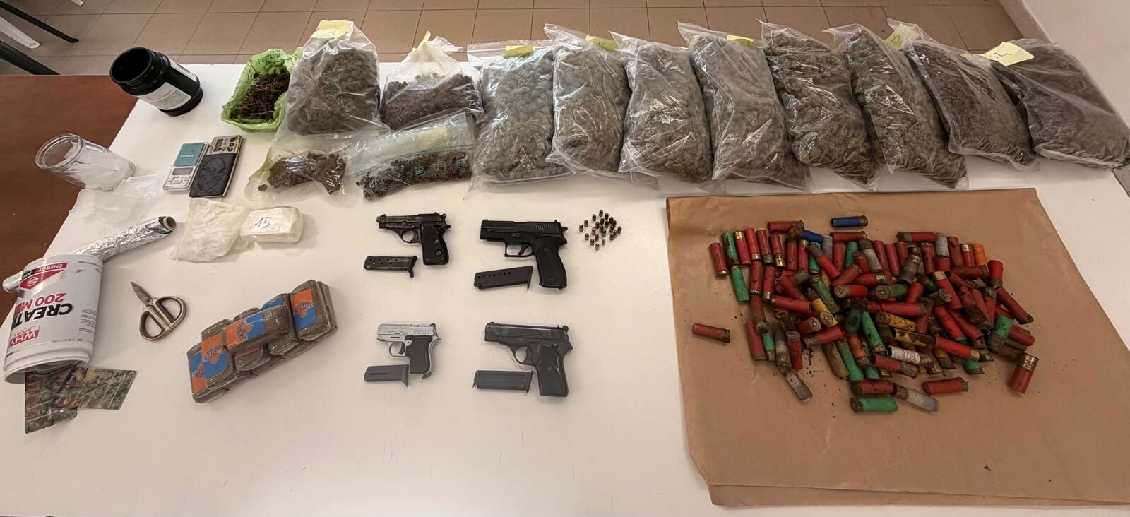 images Scoperto un deposito di droga e armi nel Vibonese: 37enne arrestato  