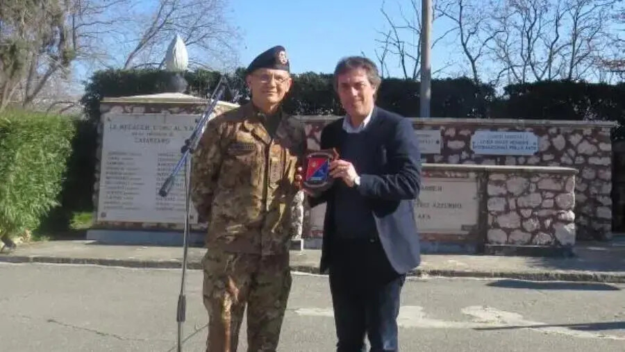 images Catanzaro, il sindaco Fiorita in visita alla Caserma “Pepe-Bettoja” 