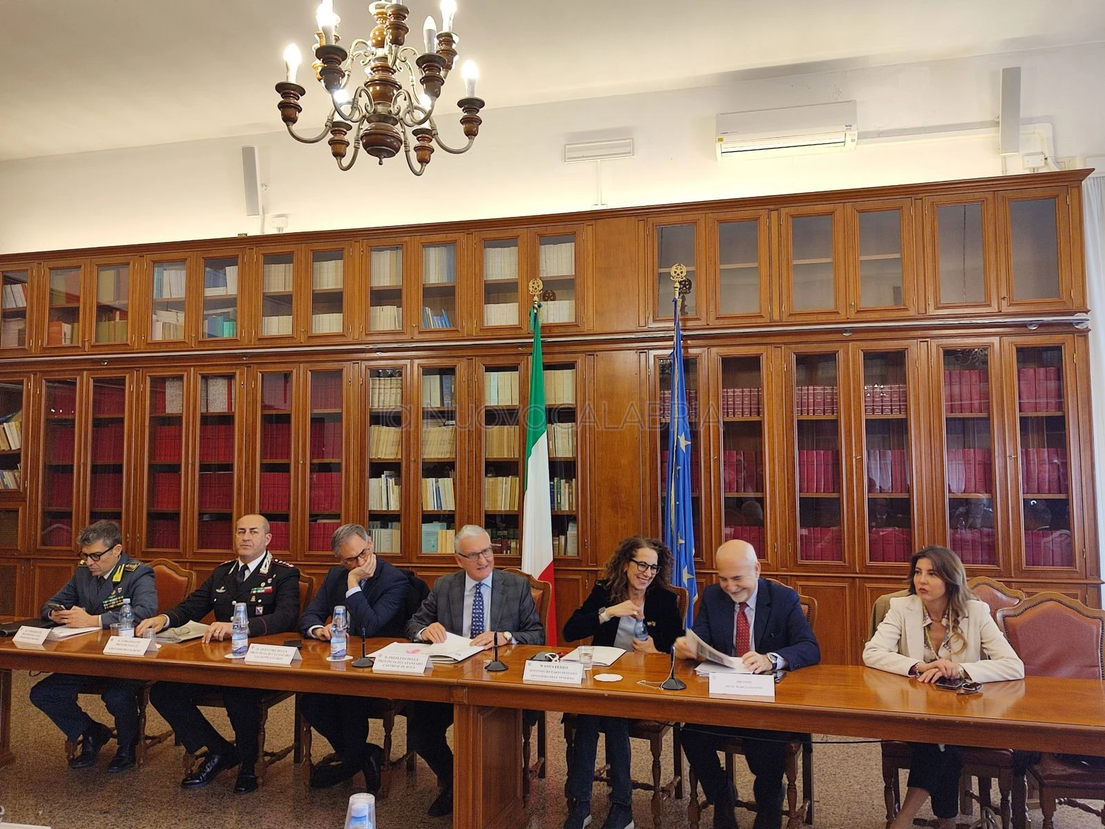 Catanzaro, firmato in Prefettura il protocollo d'intesa contro gli assalti alle banche