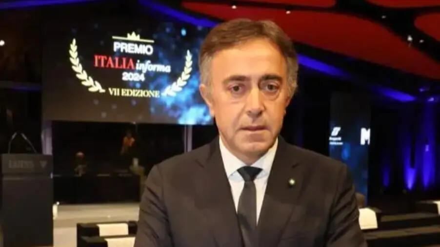 images A Giuseppe Lasco (Dg Poste Italiane) il premio “Manager dell’anno 2024” di Italia Informa 