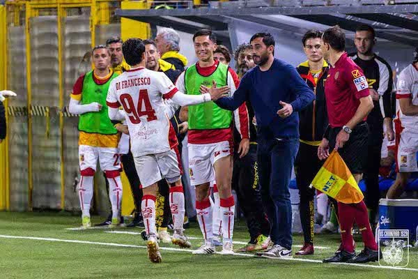 Serie BKT, Catanzaro e Spezia in campo domani alle 12.30: le probabili formazioni