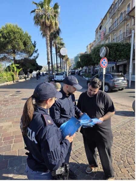 images Crotone, &nbsp;la Polizia in campo nella giornata&nbsp;internazionale dei minori scomparsi