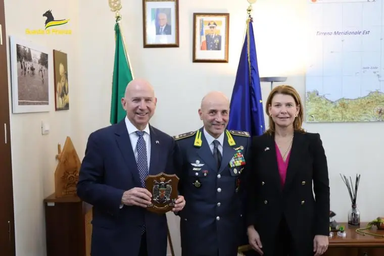 images Catanzaro, l'Ambasciatore USA ed il Console generale in visita al Comando regionale della Guardia di Finanza