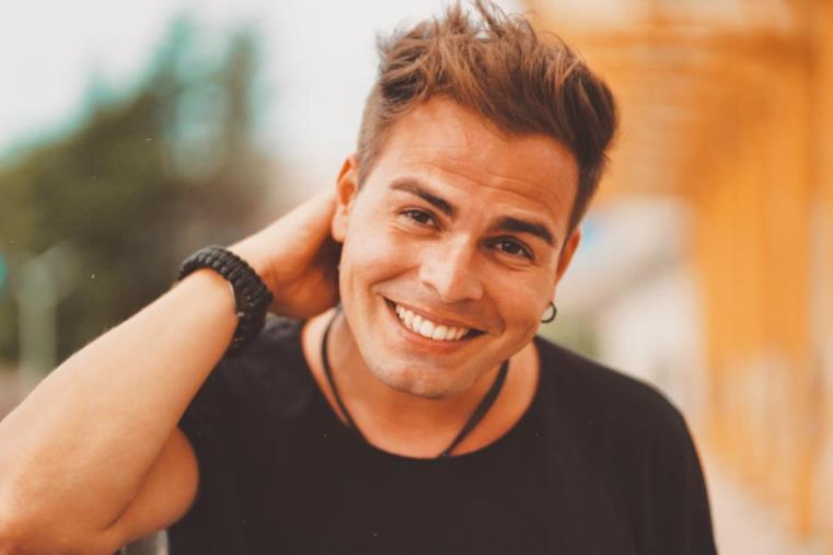 Musica e concerti. Intervista a Costanzo Del Pinto, il braccio destro del chitarrista Dodi Battaglia images Musica e concerti. Intervista a Costanzo Del Pinto, il braccio destro del chitarrista Dodi Battaglia