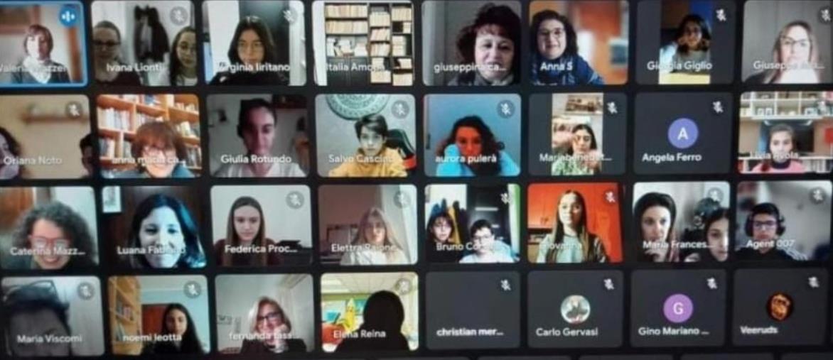 images Consegnati i diplomi Amopa agli studenti dell'Istituto comprensivo Vivaldi di Catanzaro