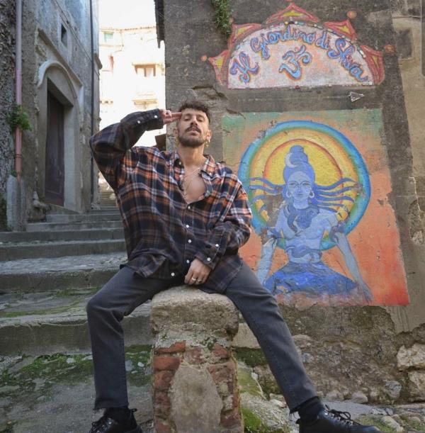 images Musica. Aiello torna nella sua Cosenza per raccontare "Meridionale" su Spotify 