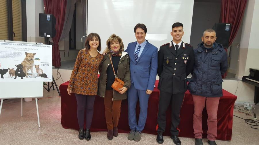 images I bambini della scuola Aldisio e l'approccio allo studio della scienza con i carabinieri forestali della Biodiversità