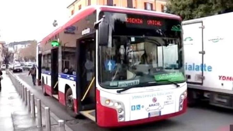 Crisi Amaco, Azione Cosenza: "Subito una soluzione per salvare 108 lavoratori e il servizio urbano"